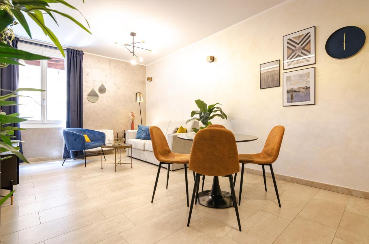 Goito Luxury Apartment, In The Historical Center Bologna Luaran gambar