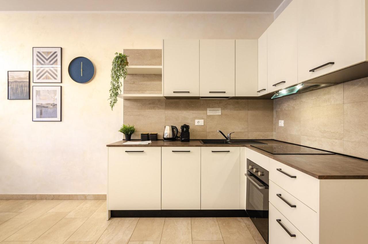 Goito Luxury Apartment, In The Historical Center Bologna Luaran gambar