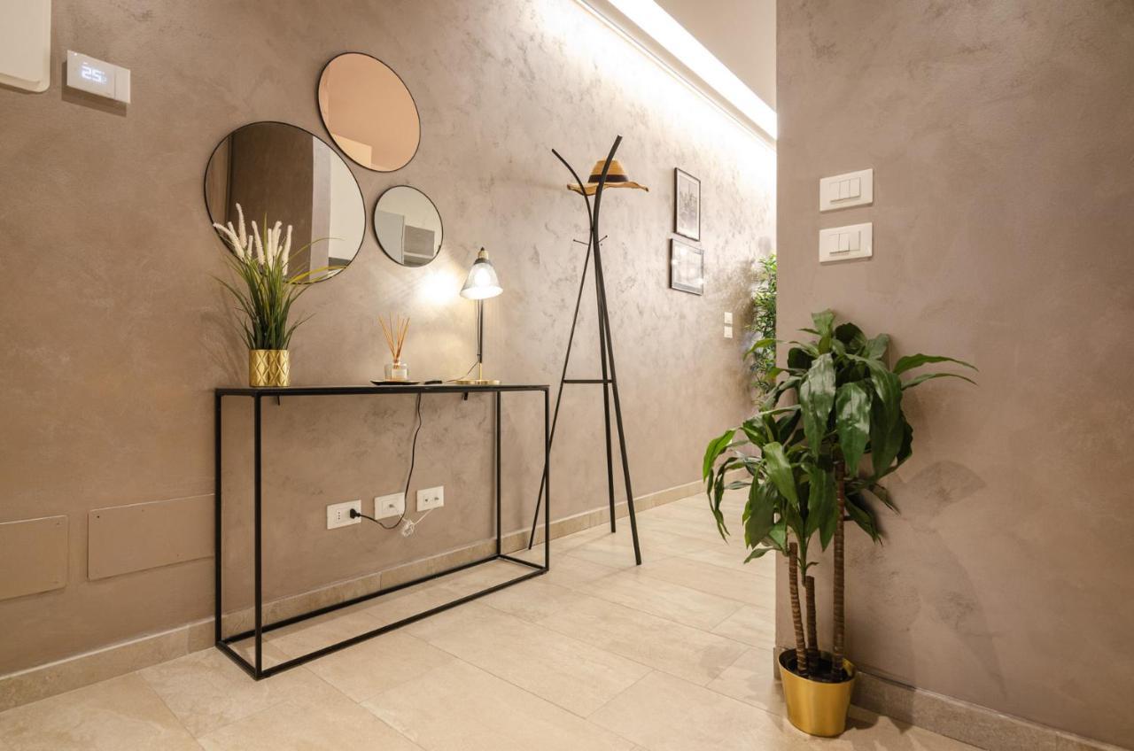 Goito Luxury Apartment, In The Historical Center Bologna Luaran gambar