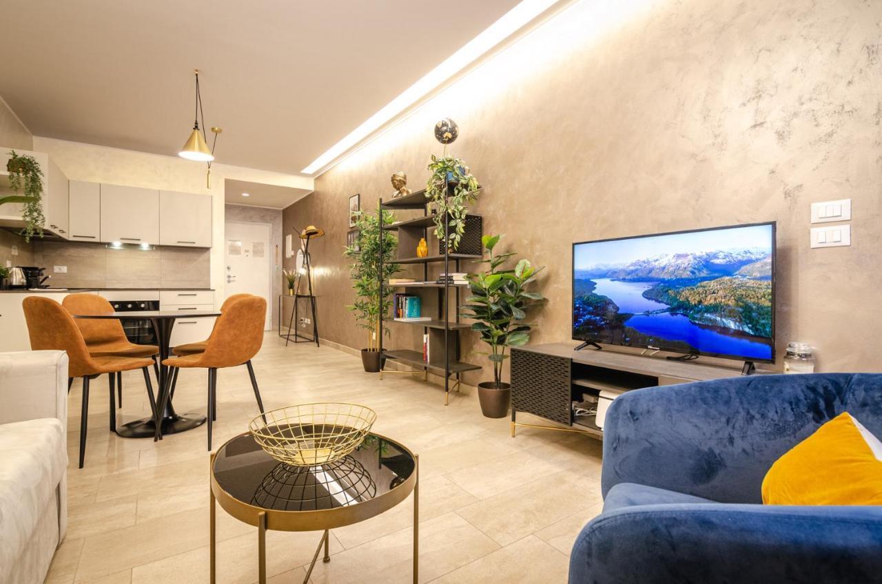 Goito Luxury Apartment, In The Historical Center Bologna Luaran gambar