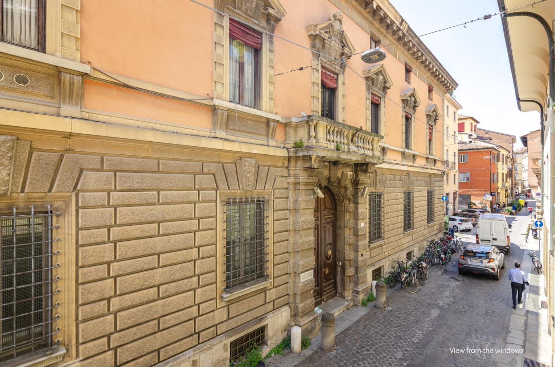 Goito Luxury Apartment, In The Historical Center Bologna Luaran gambar
