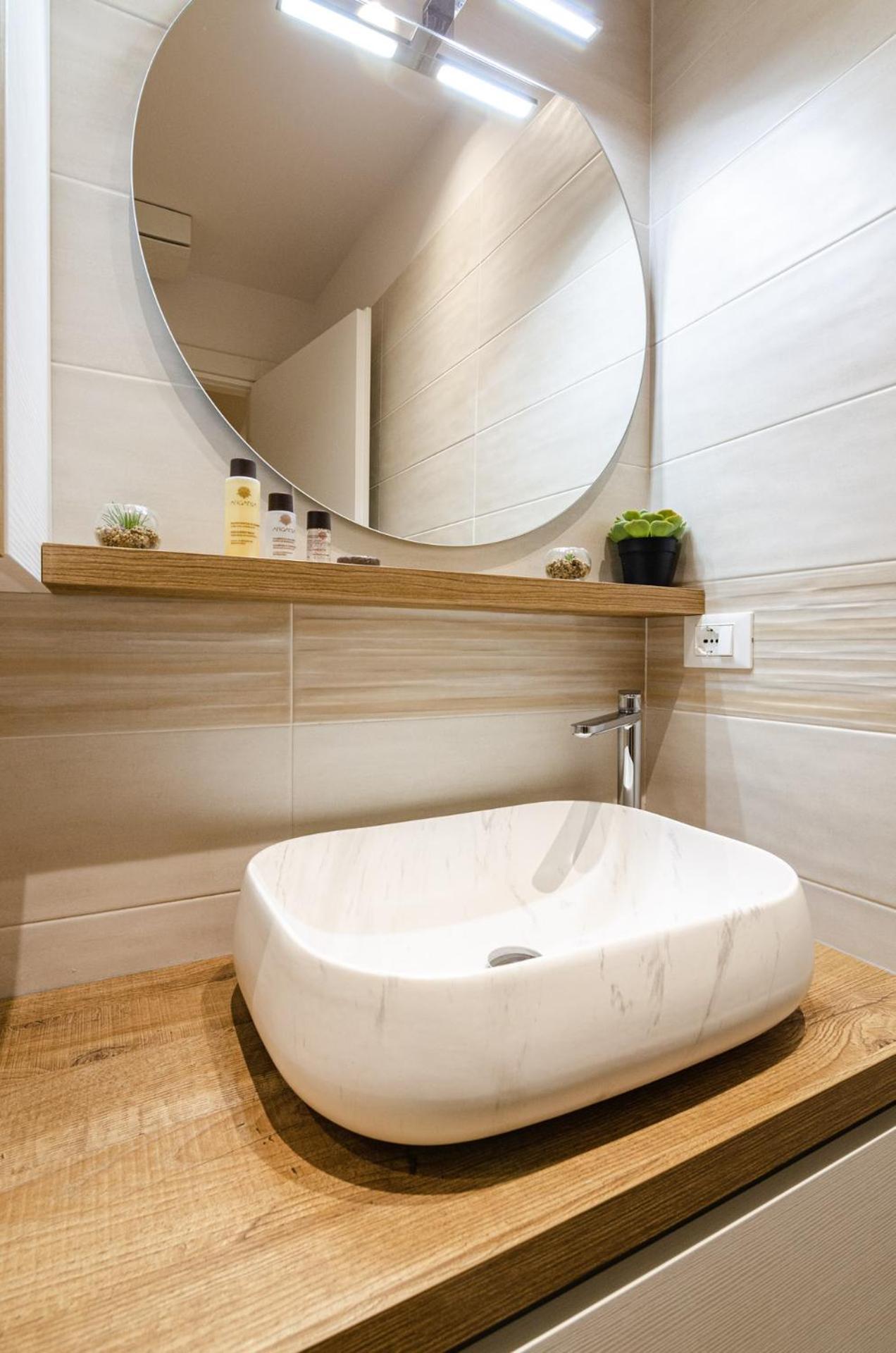 Goito Luxury Apartment, In The Historical Center Bologna Luaran gambar