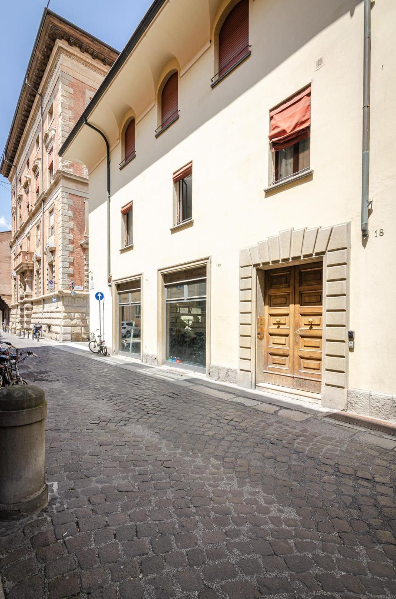 Goito Luxury Apartment, In The Historical Center Bologna Luaran gambar