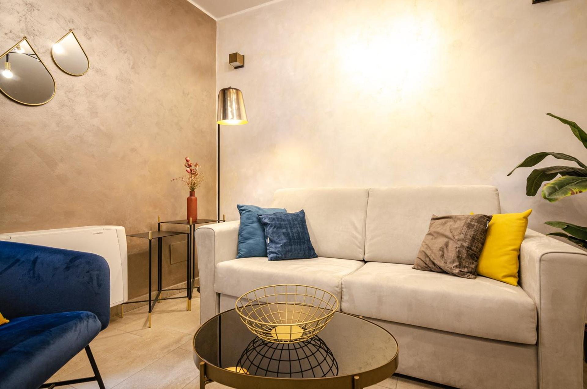 Goito Luxury Apartment, In The Historical Center Bologna Luaran gambar
